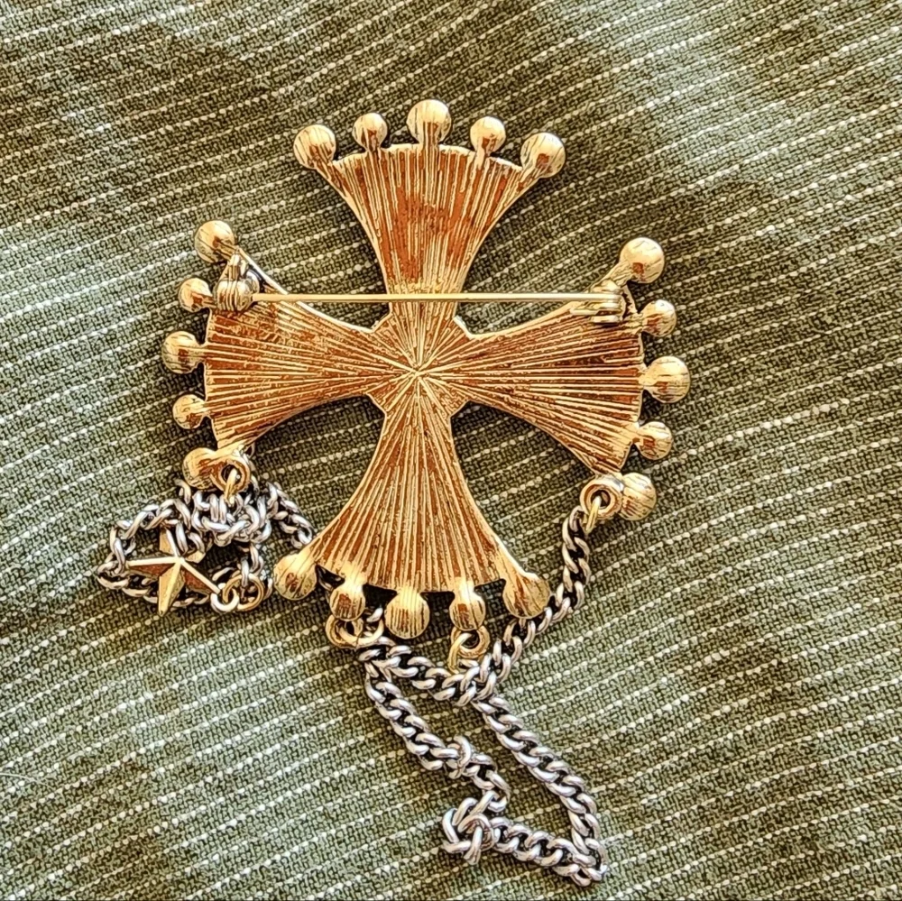 Renaissance Gold and Red Cross Brooch with Pearls